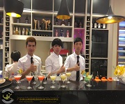 南沙萬(wàn)達(dá)廣場(chǎng)【維意定制家具】黃金周活動(dòng)、邀請(qǐng)展翅調(diào)酒師團(tuán)隊(duì)作為演出嘉賓